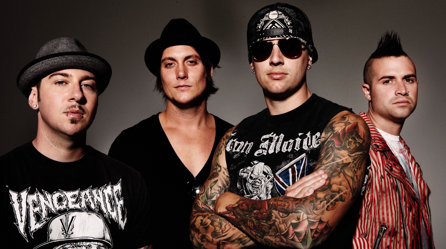 AVENGED SEVENFOLD CANCELS SUMMER TOUR